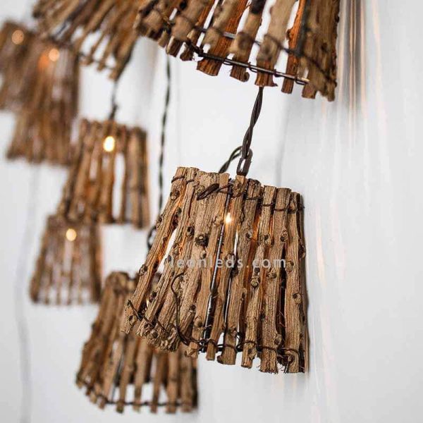 Pack de 6 Guirnaldas de luces para exterior madera Carina foto ambiente New Garden | LeonLeds Iluminación