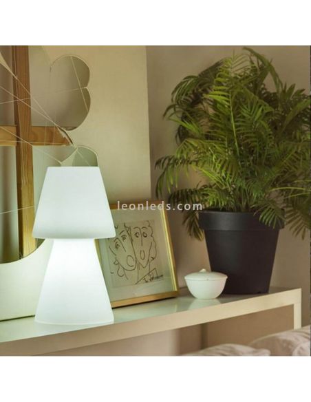 Candeeiro de mesa LED Lola 30 médio com bateria recarregável médio interior e exterior | Leon Iluminação LED