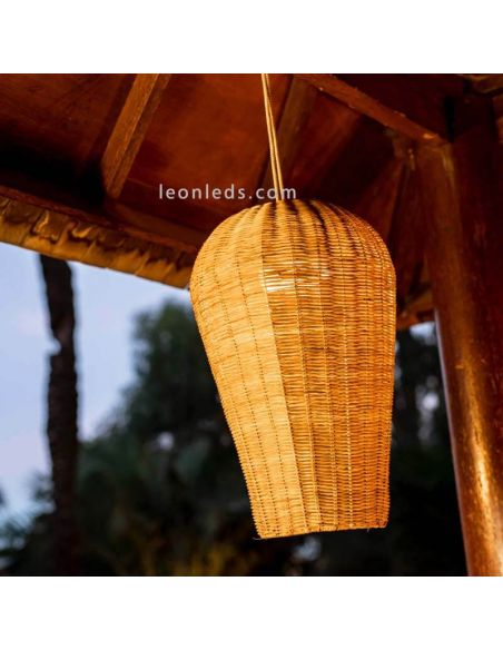Lámpara colgante portátil sin cables Saona 50 foto de ambiente New Garden | LeonLeds Iluminación