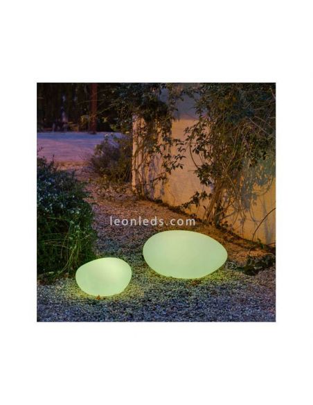 Luminária LED decorativa solar e recarregável de 40Cm Foto Petra de ambiente Jardim Novo | Leon Iluminação LED