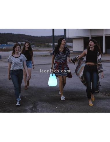 Lámpara de sobremesa LED exterior portátil altavoz conexión dispositivo bluetooh Kurby Play New Garden | LeónLeds Iluminación