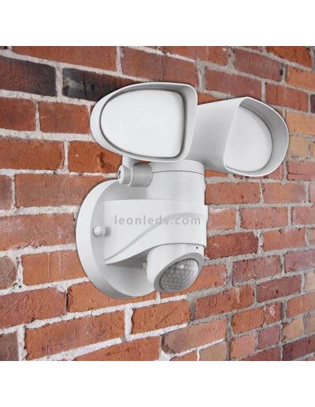 Aplique LED con doble luz direccionable y sensor para exterior Pagino | LeónLeds Iluminación | lampara pared ambiente