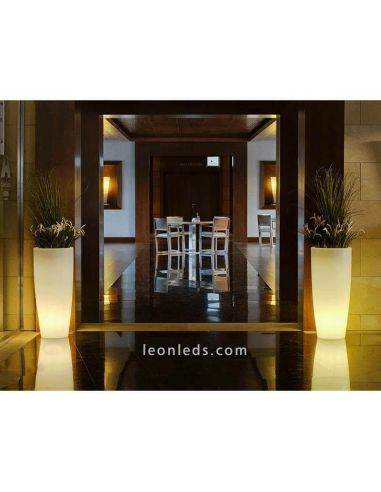 Jardinière lumineuse pour espaces extérieurs avec câble Bambou 90Cm photo de la marque écologique New Garden | Éclairage LeonLed