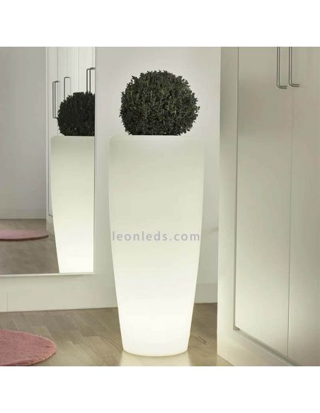 Macetero decorativo con luz para zonas de exterior con cable negro Bambú 90Cm New Garden | LeónLeds Iluminación