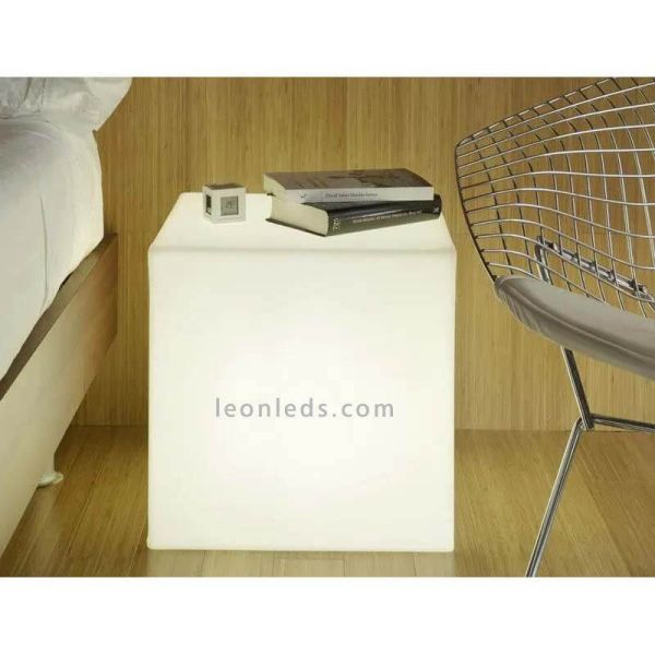Cubo iluminado con cable negro para ambientes de interior y exterior Cuby 53 New Garden | LeónLeds Iluminación