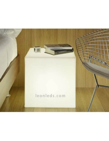 Cubo iluminado solar y batería recargable exterior e interior serie Cuby 45 New Garden | LeónLeds Iluminación