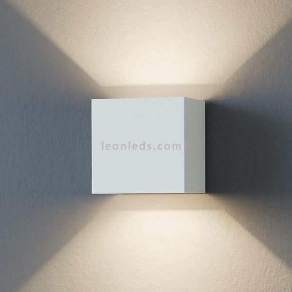 Aplique LED exterior cuadrado de aluminio IP54 Calpino | LeónLeds Iluminación | Lámpara de pared blanca haz de luz largo