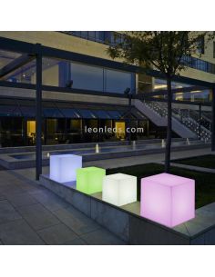 Cubo multifunción LED pequeño Cuby 20 con cable o batería recargable New Garden | LeónLeds Iluminación 2