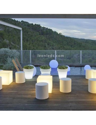 Mesa y asiento LED Cuby 32 exterior con 2 acabados recargable New Garden | LeónLeds Iluminación