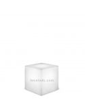 Mesa e assento exterior Cuby 32 LED com 2 acabamentos New Garden | Leon Iluminação LED
