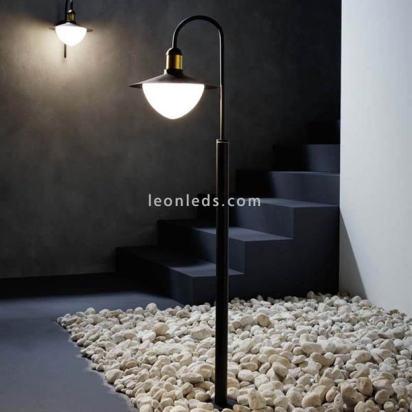 Balise d'extérieur Sirmione pour allées noir et or 1xE27 | Éclairage LeónLeds | lampadaire lampadaire noir et or ambiance