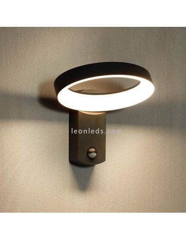 Lámpara de pared LED Exterior Pernate  con sensor luz integrada Eglo Iluminación | LeónLeds Iluminación