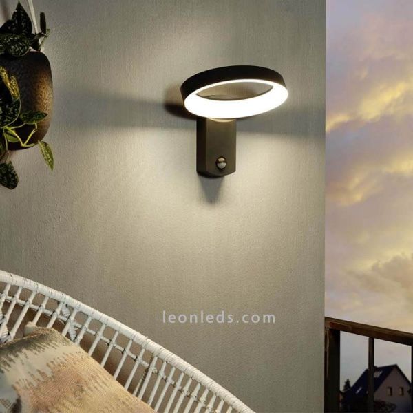 Applique d'extérieur à DEL Pernate avec capteur contemporain Eglo Lighting | Éclairage LeonLeds