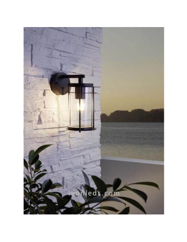 Aplique negro exterior de acero E27 Valdeo foto de ambiente Eglo Iluminación | LeónLeds Iluminación