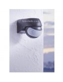 Detector de movimiento exterior color negro serie Detect Me foto de ambiente marca Eglo Iluminación | LeonLeds Iluminación
