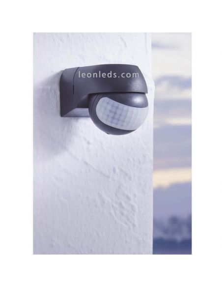 Detector de movimiento exterior color negro serie Detect Me foto de ambiente marca Eglo Iluminación | LeonLeds Iluminación