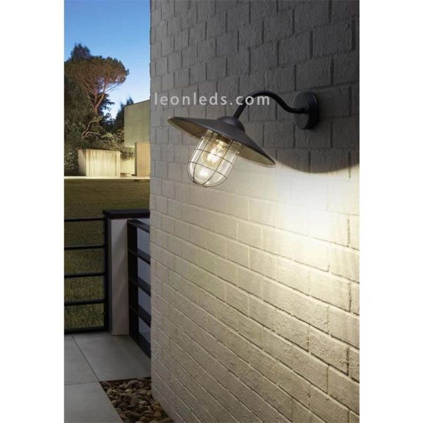 Aplique de pared exterior color negro E27 Melgoa foto de ambiente Eglo Iluminación | LeónLeds Iluminación