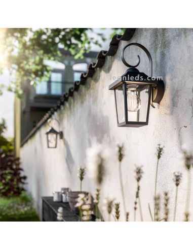 Aplique para exterior clásico E27 Buzzard foto de ambiente Philips | LeonLeds Iluminación