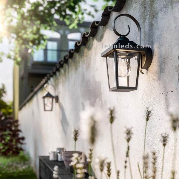 Aplique para exterior clásico E27 Buzzard foto de ambiente Philips | LeonLeds Iluminación