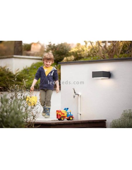 Aplique de pared cuadrado exterior E27 antracita Hedgehog foto de ambiente Philips | LeónLeds Iluminación