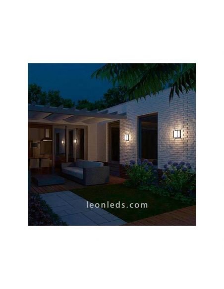 Aplique o Plafón exterior 2 x E27 Skies foto de ambiente Philips | LeonLeds Iluminación