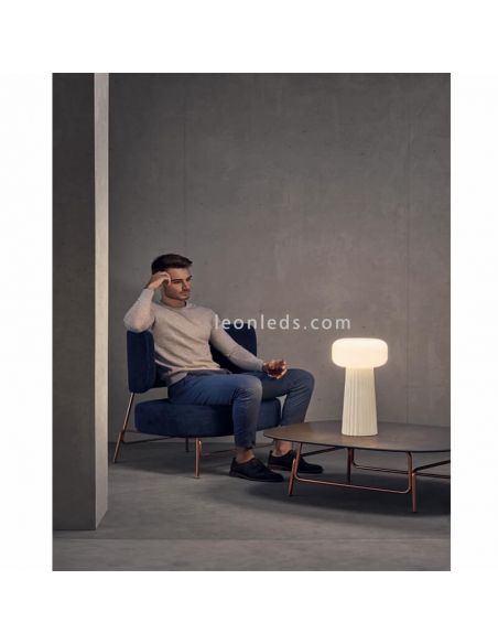 Lámpara de sobremesa interior blanco Faro foto de ambiente Mantra Iluminación | LeónLeds Iluminación