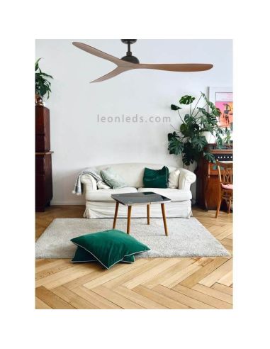 Ventilador de Techo Gotland Negro y Madera foto de ambiente Faro Barcelona | LeonLeds Iluminación