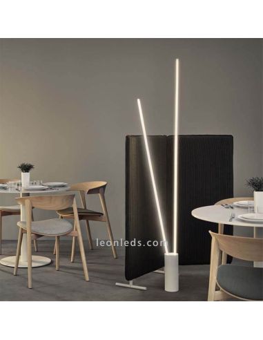 Luminária de pé branca vertical LED para interior ambiente photo Mantra Iluminación | Leon Iluminação LED