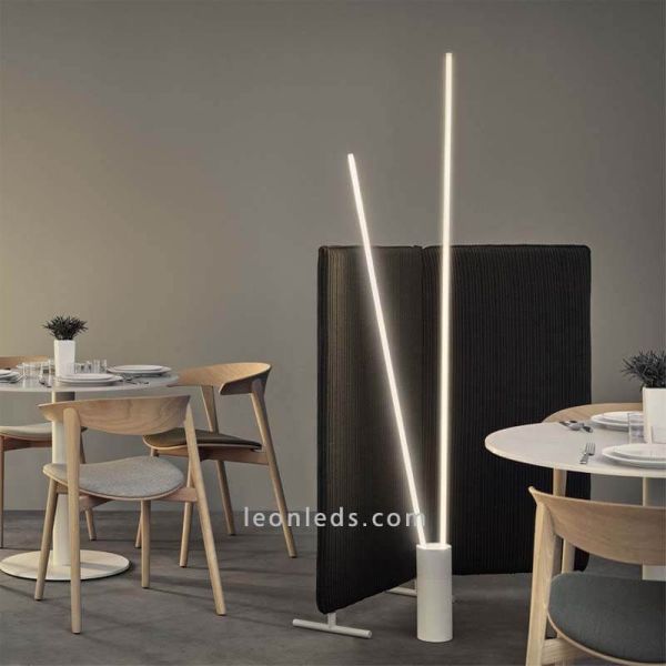 Lampadaire d'intérieur à LED blanc vertical photo d'ambiance Mantra Iluminación | Éclairage LeonLeds