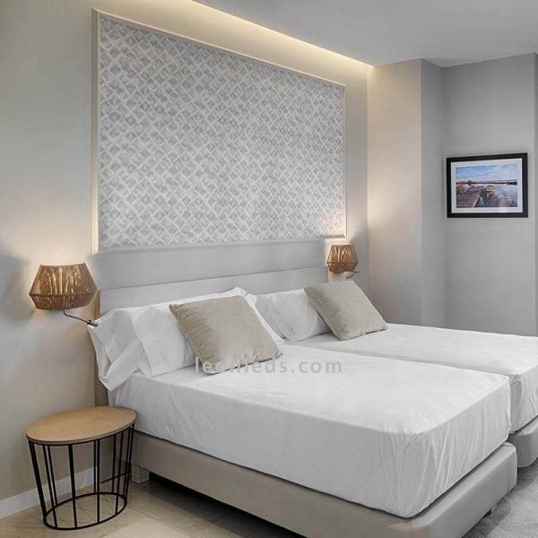 Aplique de pared con flexo LED y cuerda personalizable Banyo 1xE27 | LeónLeds Iluminación | lámpara de pared para hotel