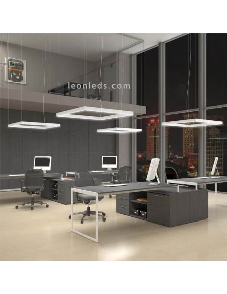 Lámpara cuadrada de madera en suspensión minimalista Manolo | LeónLeds Iluminación | Lámpara de techo para oficina