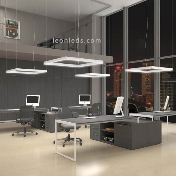 Lámpara cuadrada de madera en suspensión minimalista Manolo | LeónLeds Iluminación | Lámpara de techo para oficina