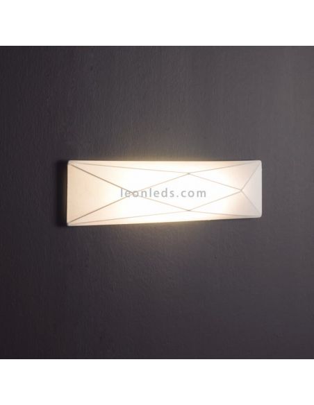 Plafón textil alargado y rectangular blanco Polaris | LeónLeds Iluminación | Aplique de pared de tela moderno con pared negra