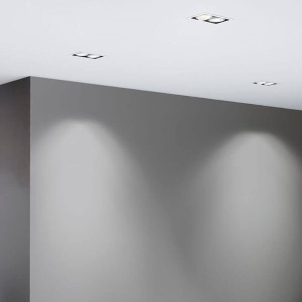 Foco LED Twist Double colocado en techo e iluminado | Leonleds