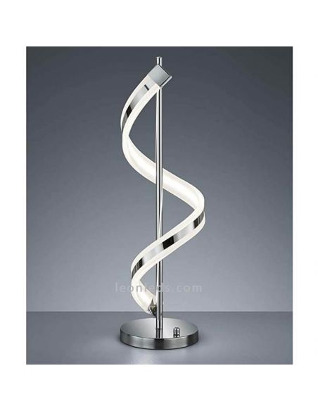 Lampe de table LED au design moderne en chrome, une photo d'ambiance | Éclairage LeonLeds