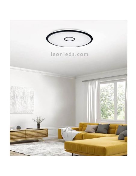 Plafón LED negro con mando a distancia 50W Okinawa marca Trio Lighting foto de ambiente | LeonLeds