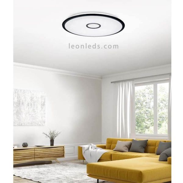 Plafón LED negro con mando a distancia 50W Okinawa marca Trio Lighting foto de ambiente | LeonLeds