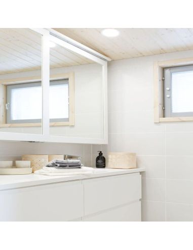 Downlight LED Arkoslight Mix sur un miroir de salle de bain | LeonLeds