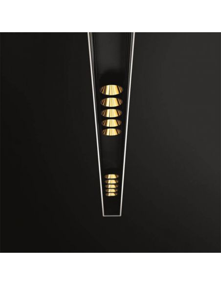 Primer plano de la lámpara de techo negra y dorada Black Foster 1200 de Arkoslight | LeónLeds.com