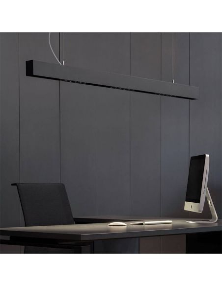 Plafonnier Arkoslight Foster 1200 noir sur un bureau | LeonLeds.com
