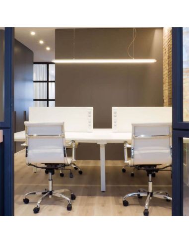 Plafonniers blancs Arkoslight Slimgot dans le bureau | LeonLeds.com