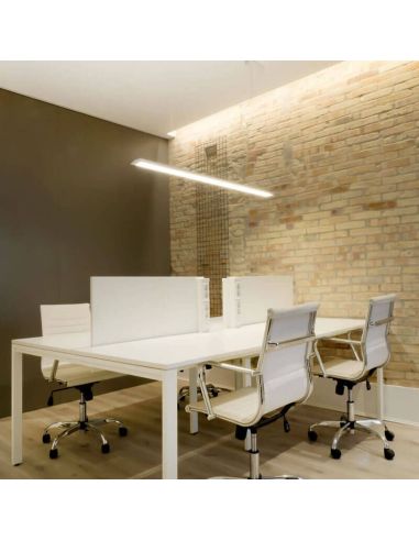 Plafonnier blanc Arkoslight Slimgot éclairé au-dessus d'un espace de travail | LeonLeds.com