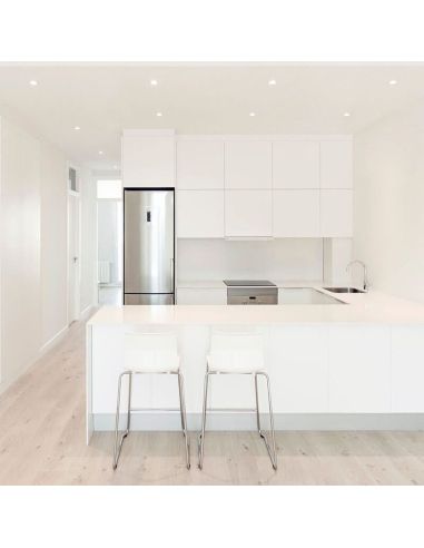 Candeeiro Lark-111 da Arkoslight numa cozinha| LeonLeds.com