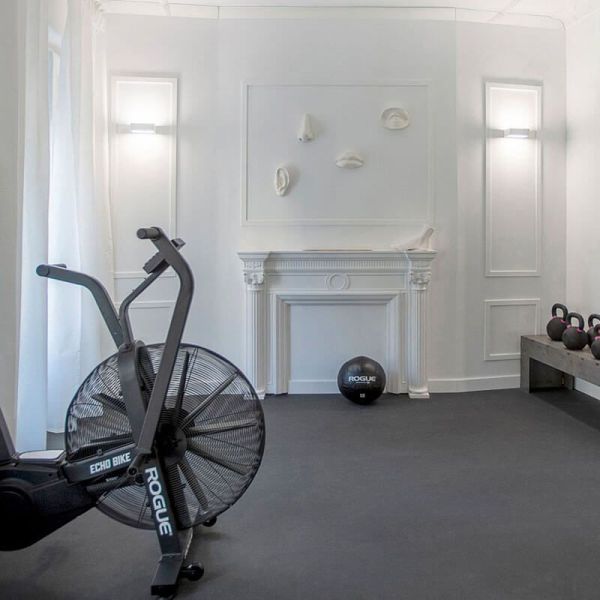 Foto de ambiente del aplique de pared interior Rec Double Mini de Arkoslight | Leonleds