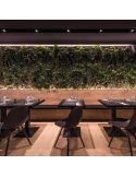 Varias lámparas Lark-111 de Arkoslight encendidas en un restaurante | LeónLeds.com