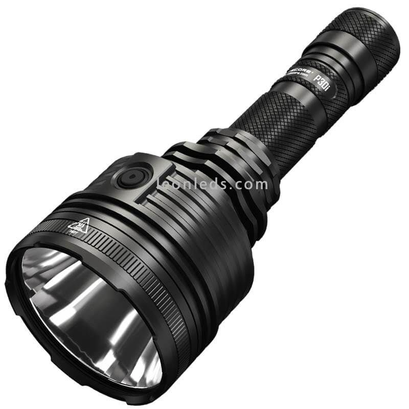 Lampe de poche LED Rechargeable - 3000 Lumen - dont 21700 et câble de piles  