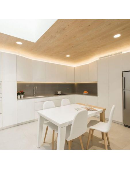 Plusieurs downlights Lex LED dans une cuisine d'Arkoslight | LeonLeds.com