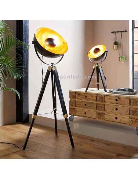 Candeeiro de chão industrial Covaleda preto e dourado ambiente