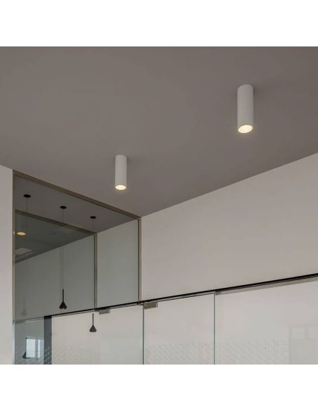 Plafón LED blanco Scope 21 Surface de Arkoslight instalado en techo | Leonleds