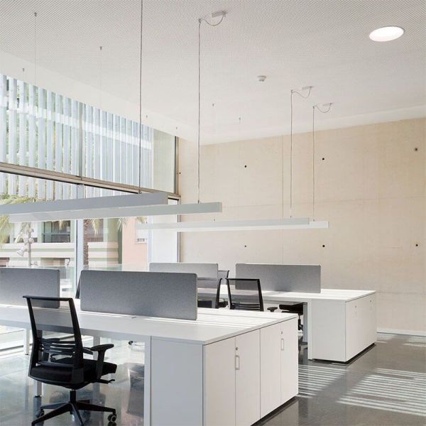 Downlight Deep 7W IP54 par Arkoslight installé dans un bureau | leonleds